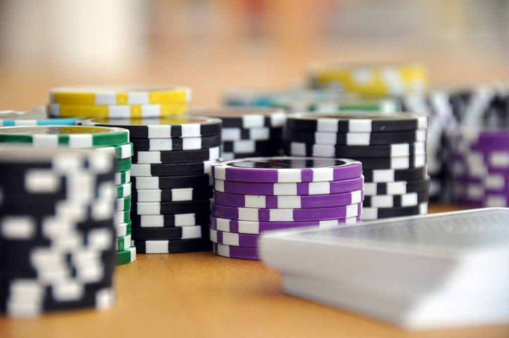 BlackJack Casino Online And Other Fun Activities That Young Adults Love
