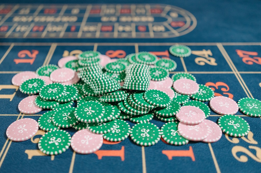 BLACKJACK ETIQUETTE – HOW TO BEHAVE AT THE BLACKJACK TABLE